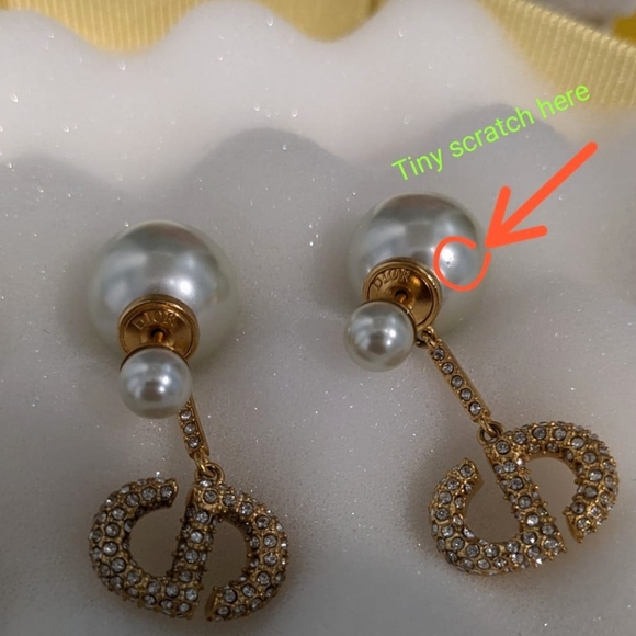 Dior Tribales Pearl Drop Earrings - Picture 8 of 9